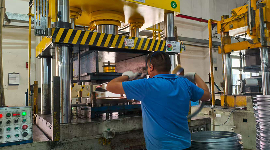 金環(huán)電器的滾筒干衣機如何適應游艇、輪船等特殊海洋環(huán)境，確保高安全性和穩(wěn)定性？