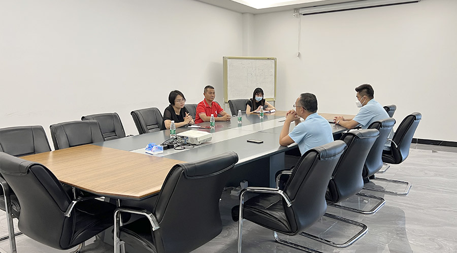 排憂難 提信心！鶴城鎮(zhèn)書記蒞臨金環(huán)電器開展暖企活動(dòng)