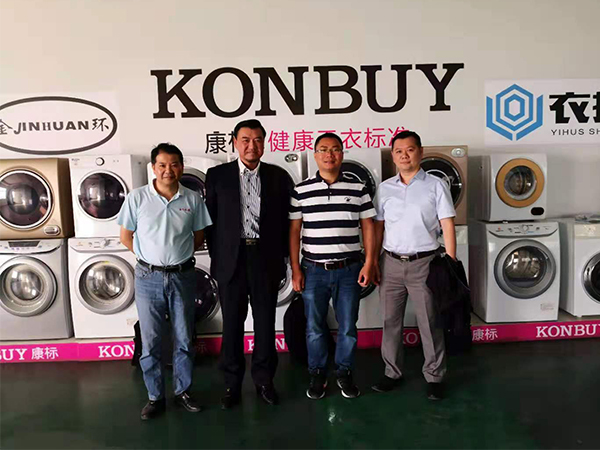 松下領(lǐng)導(dǎo)到廠(chǎng)照片