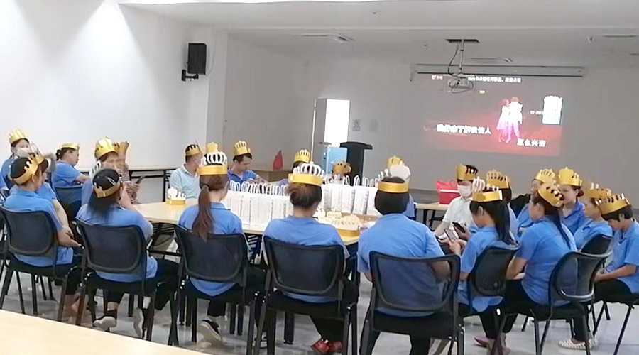 歡聚一堂 溫暖相伴！金環(huán)電器舉辦9月員工生日會