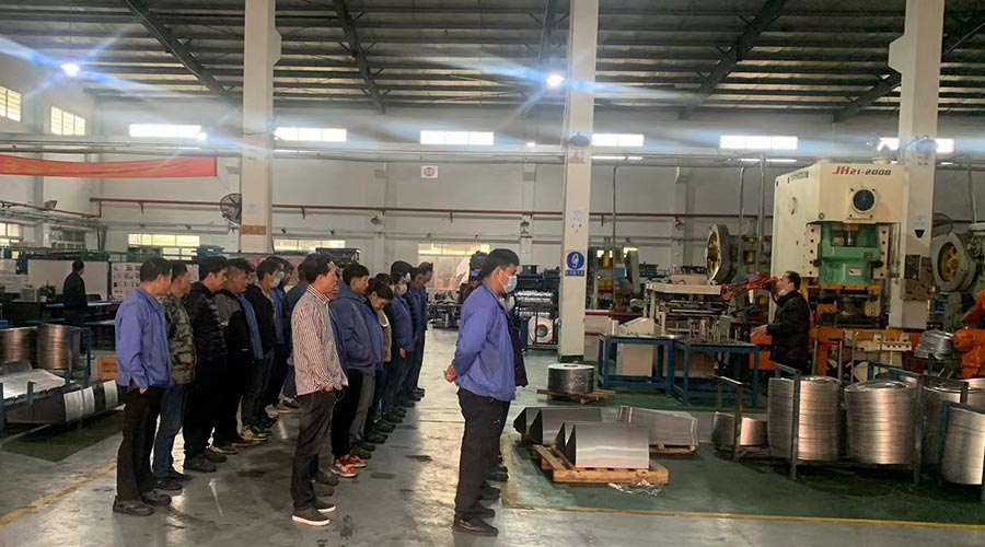 意氣奮發(fā)！金環(huán)電器沖壓車間組織人員開展例行早會